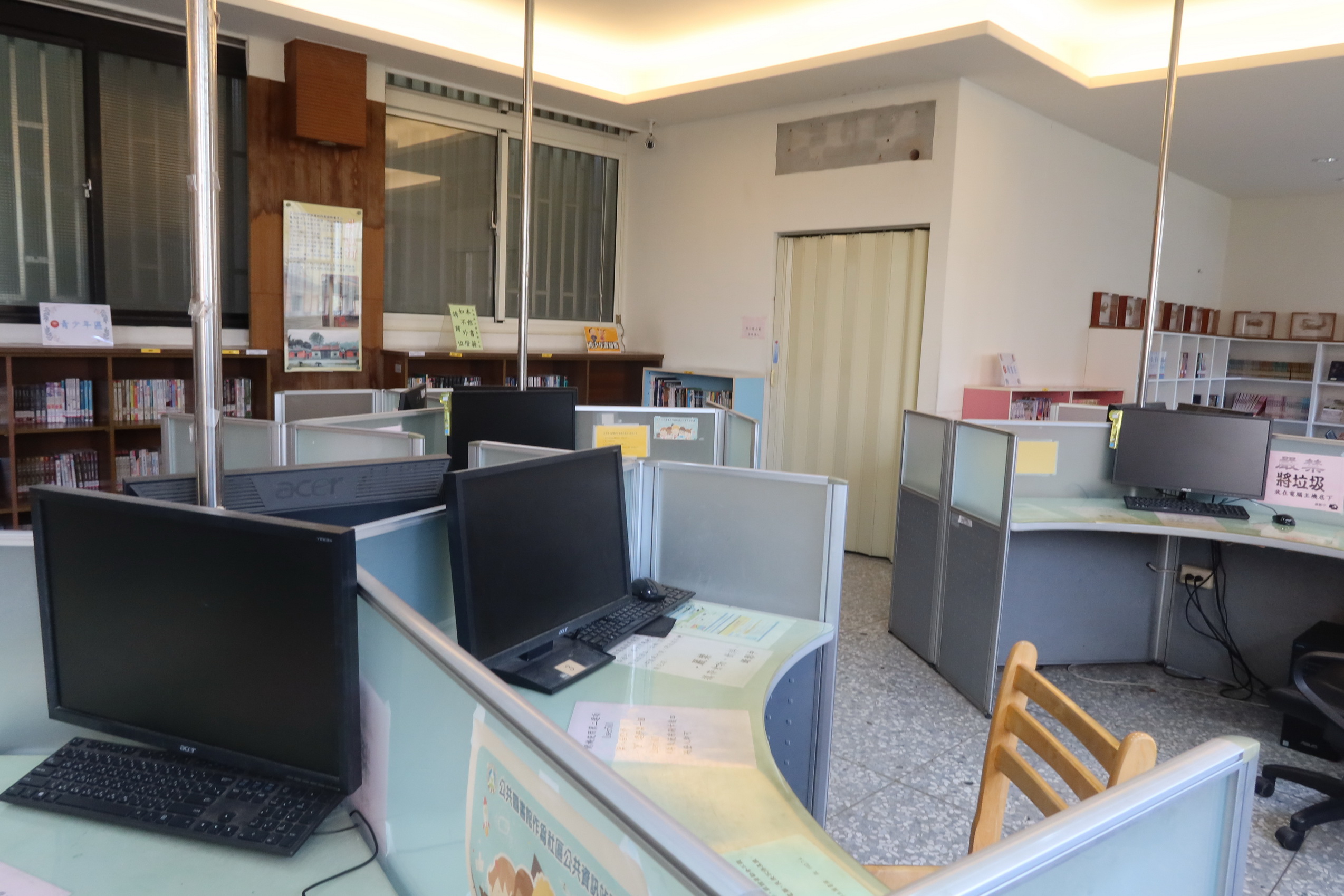 ▲立委徐巧芯在網路遭受評論，IP來自社頭鄉立圖書館一樓公用電腦區，社頭鄉公所主任秘書吳易宸說，排除內部員工所為。（記者張溎壕攝）