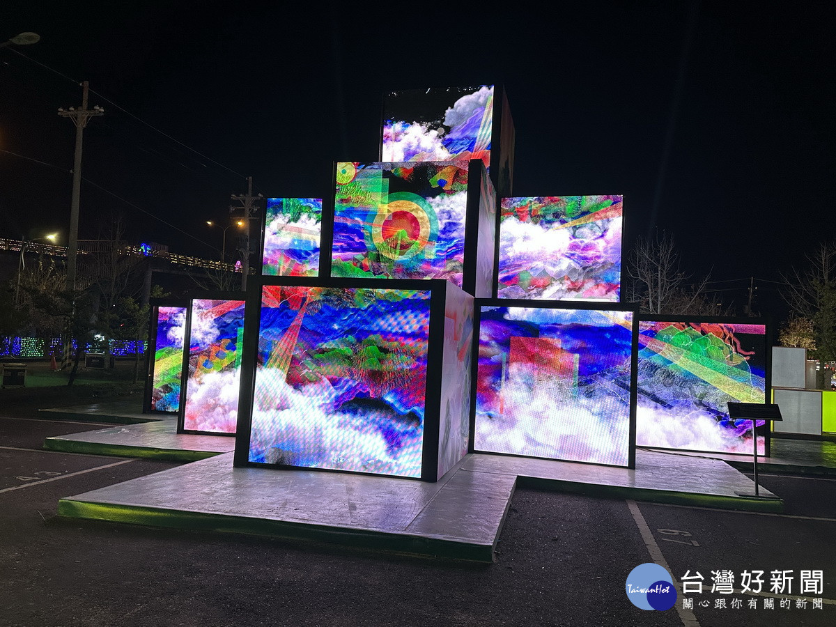 南投燈會歡迎光凝燈區以南投自然風光為主軸。(記者扶小萍攝)