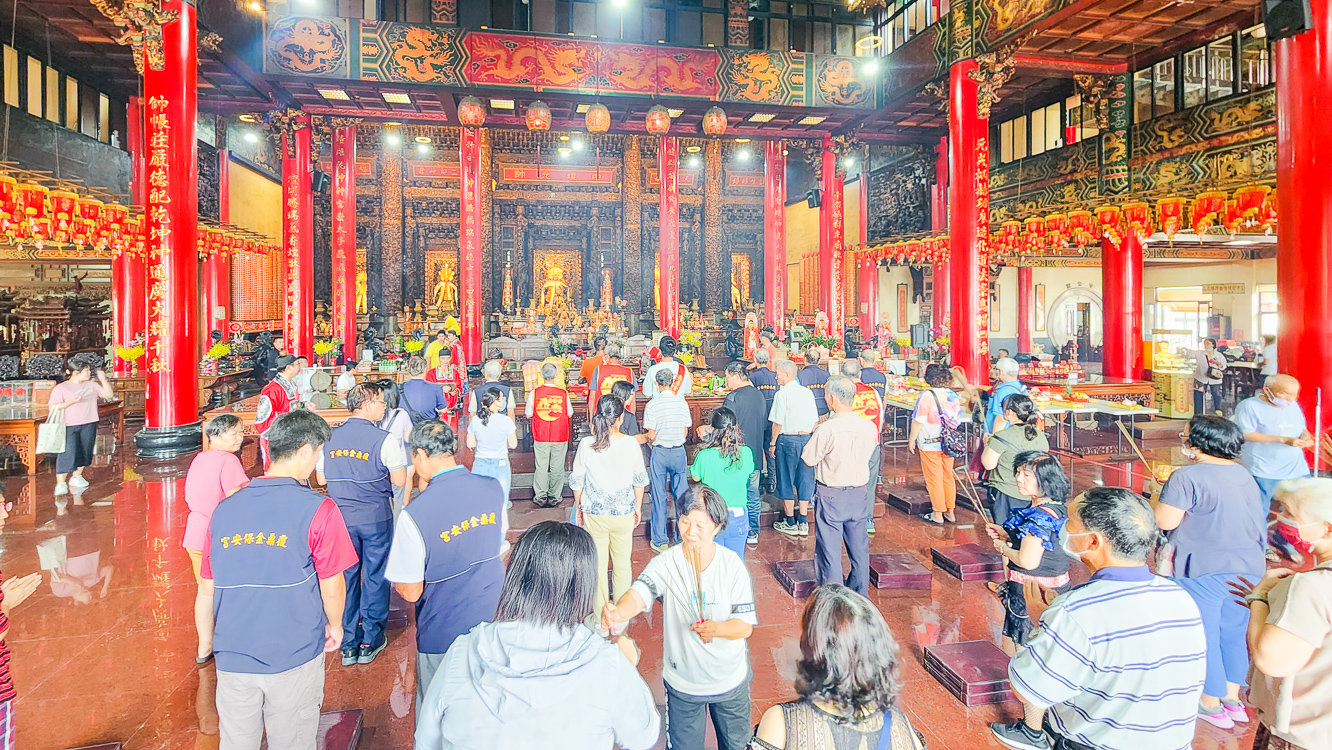 ▲覆鼎金保安宮今天舉行「天上聖母聖誕祝壽法會」，歡迎各位信眾們參與。（圖/記者黃淑貞攝）