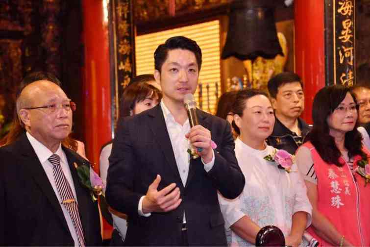 ▲蔣萬安表示，這份善心義舉讓人感動，也再次證明松山慈祐宮一直以來發揮媽祖慈悲的胸懷，對有需要幫助的民眾、地區，給予及時的援助。（台北市政府提供）