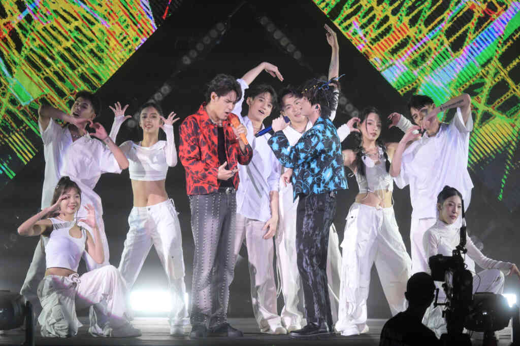 ▲陳零九和邱鋒澤「九澤CP」巡迴演唱會《九澤CP 愛在你身邊 LOVE GAME》4月27及28日一連兩晚在九展Star Hall舉行。(滾石唱片提供)