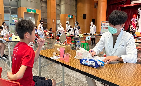 潔牙小尖兵!新北國小學童潔牙比賽前進全國總決賽