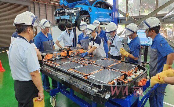 因應電動車科技發展風險 中市消防局加強電動車搶救能力