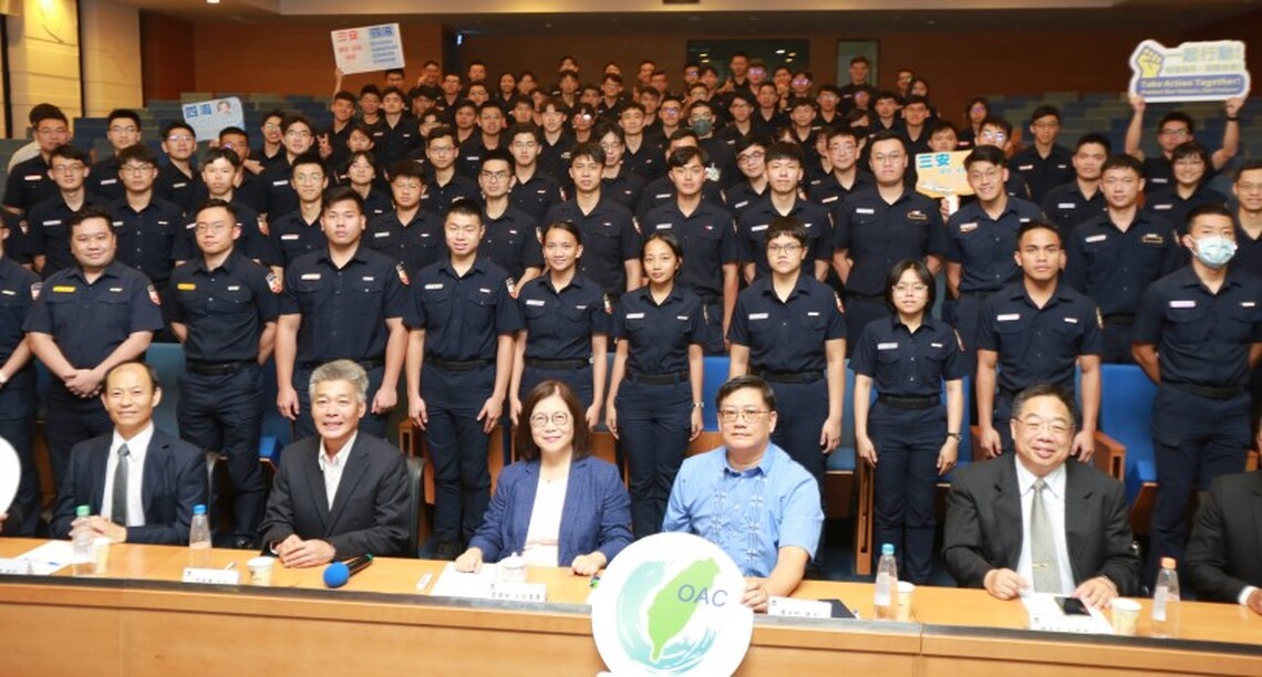 首位海委會主委親訪警察大學 管碧玲對水警系溫情邀約:等你們加入海巡!