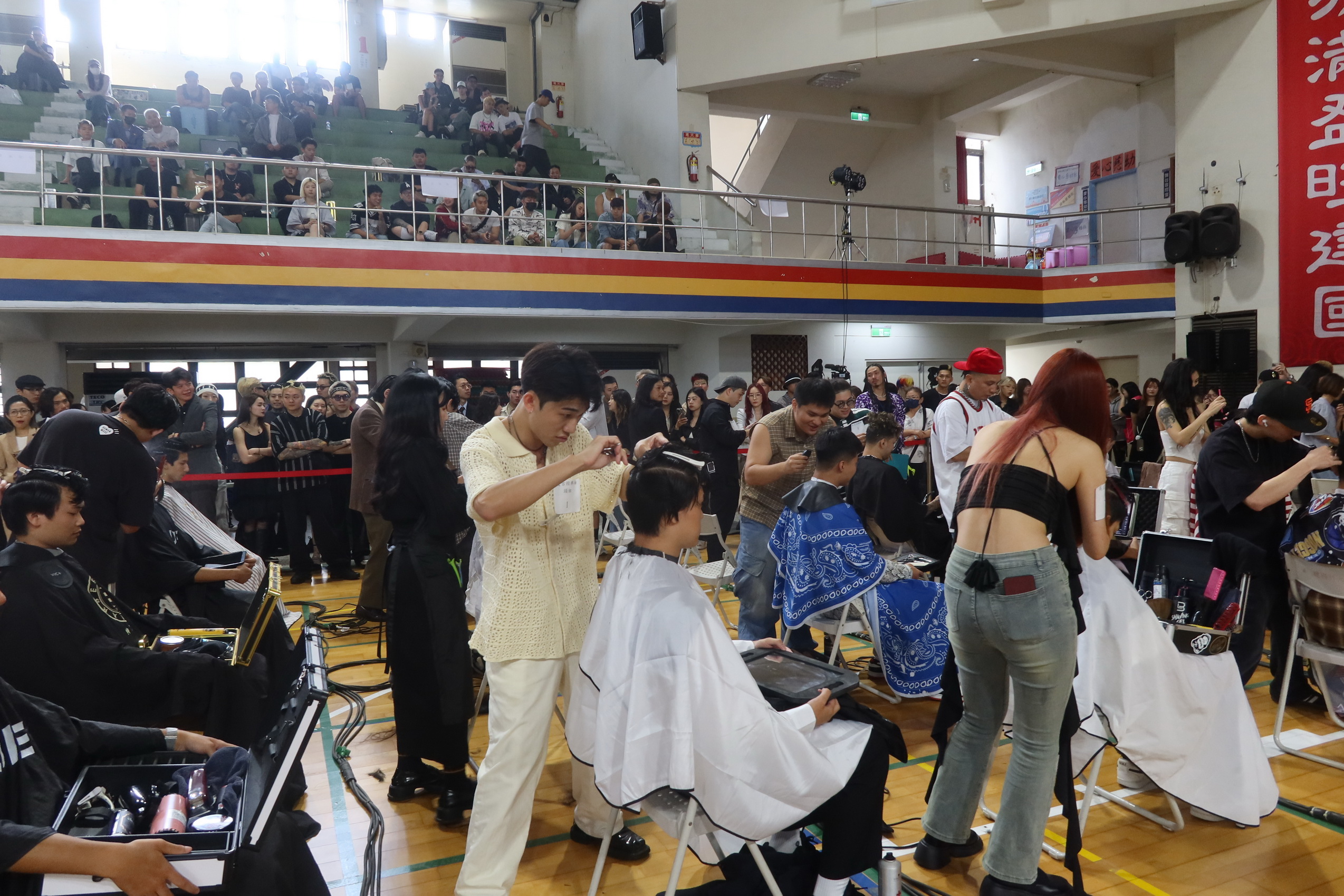 ▲第三屆Barber's master competition男士理髮大師對決大賽，來自全台逾百名理髮師建國科大在同場競技，尬創意性、技術性、整體設計。（記者張溎壕攝）