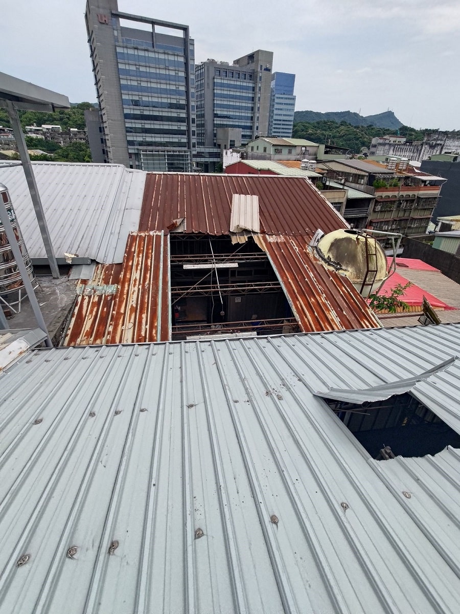 ▲台北市112年度「頂二層專案」拆除前照片(案例2)。
