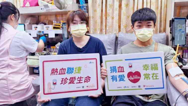 ▲熱心民眾響應愛心捐熱血。（記者張學宜翻攝）