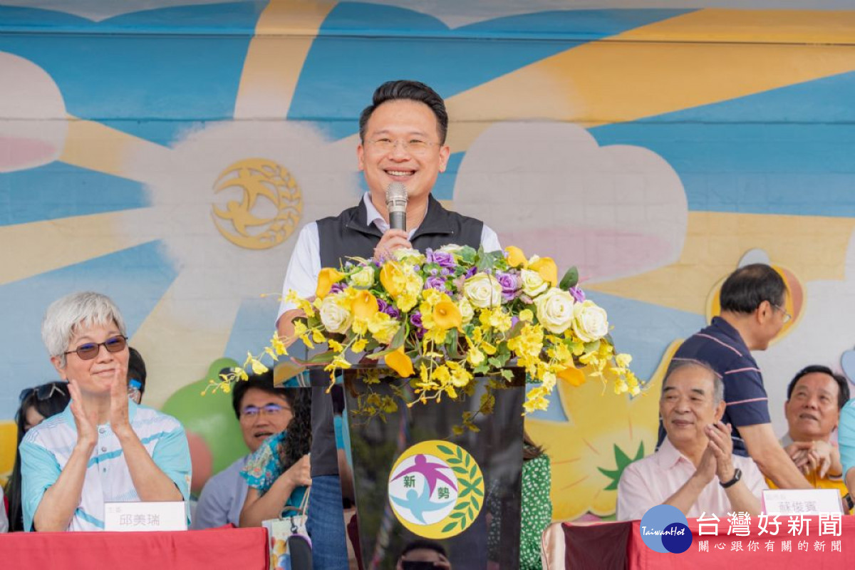 蘇副市長致詞肯定學校均衡發展。<br /><br /> <br /><br />