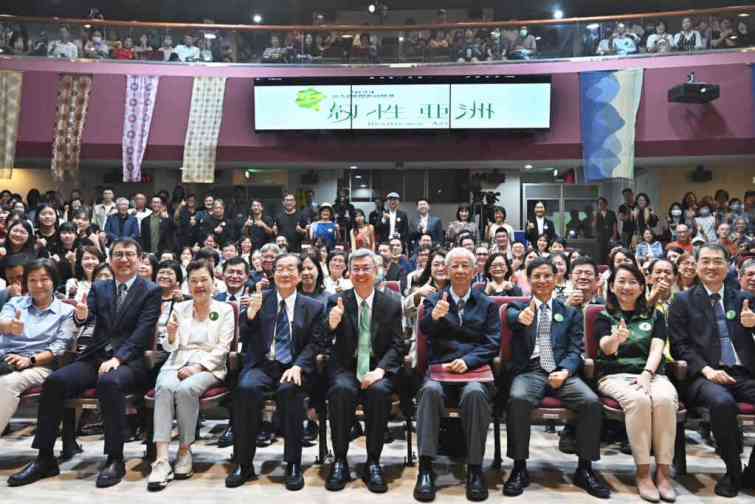 ▲行政院長陳建仁今天前往南投縣出席「2024亞太社會創新高峰會開幕式」，公私協力打造韌性臺灣。（記者張玉泰翻攝）