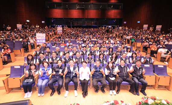 「模範母親與市長有約」 中市為700位模範母親獻上祝福