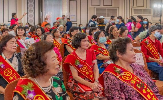 感謝支持家庭成為社會安定力量 桃園中壢區表揚模範母親