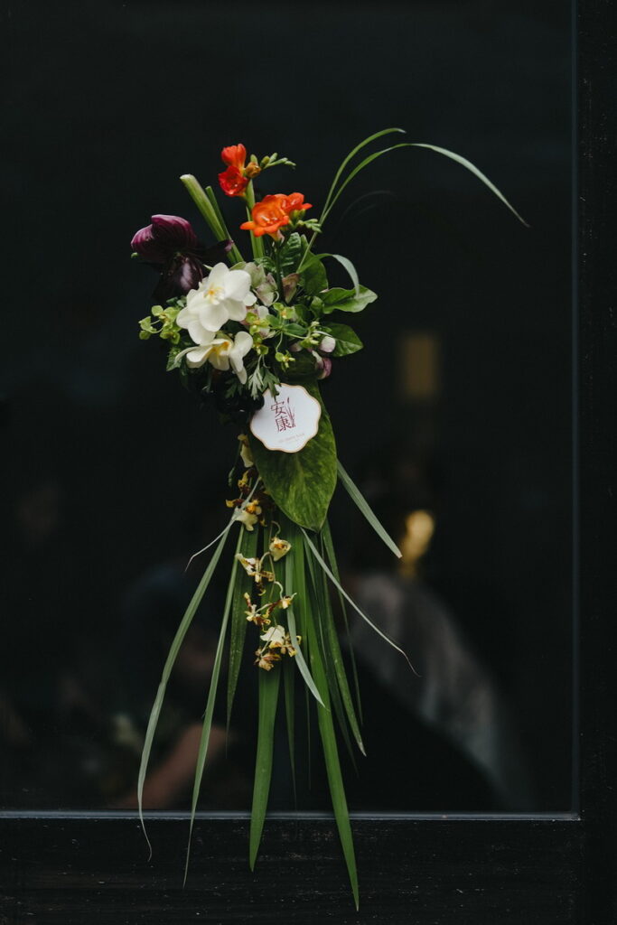 舊振南與花藝品牌「島上花事」合作,以新穎菖蒲花藝塑造端午新氛圍,祈願安康豐收。_02