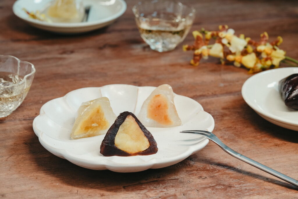▲舊振南推出端午「仲夏日和.冰粽禮盒」,納入招牌「黑糖綠豆沙」及全新口味「愛文芒果青」、「柚香蜂蜜」。