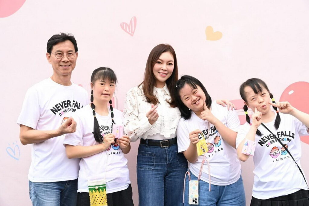 「牽起幼手，走一輩子」親子同樂會，特地邀請永齡基金會創辦人夫人曾馨瑩女士前來參與