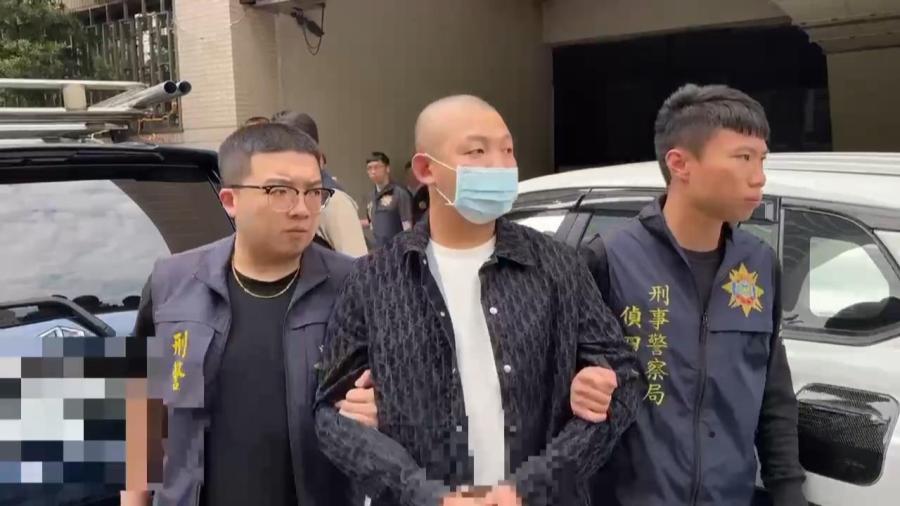 燈具業富二代遭明仁會設局 逼拍手淫影片簽3千萬本票 246 燈具業富二代遭明仁會設局 逼拍手淫影片簽3千萬本票 245