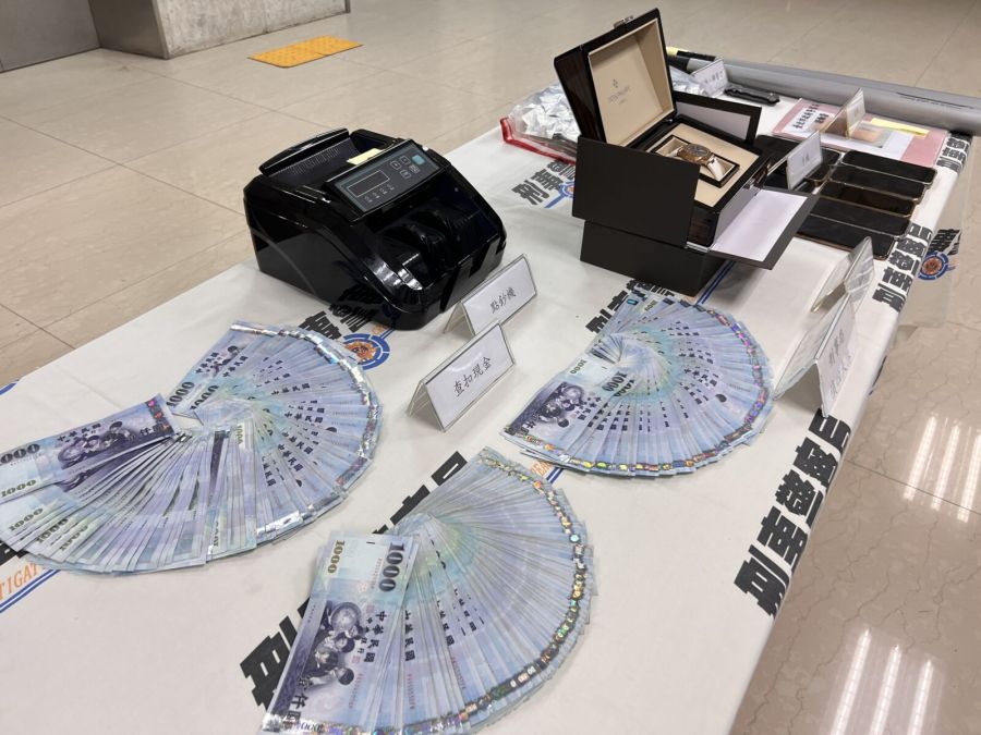 燈具業富二代遭明仁會設局 逼拍手淫影片簽3千萬本票 250 燈具業富二代遭明仁會設局 逼拍手淫影片簽3千萬本票 249