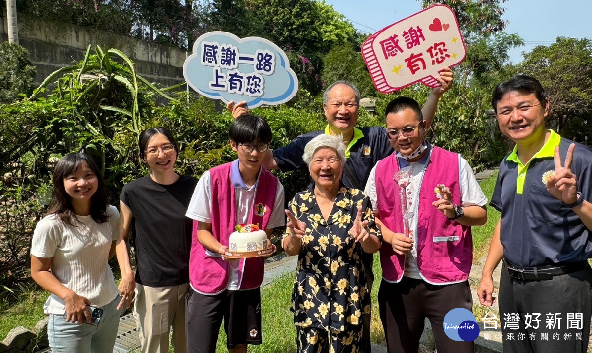 榮服處結合彰師附工生辦理「與你相伴」 關懷榮民眷歡度母親節