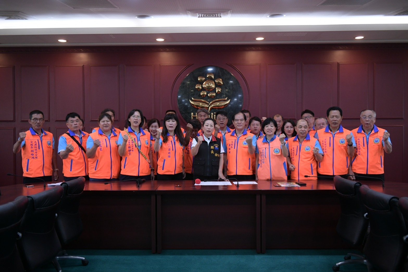 民進黨立院黨團總召柯建銘在司法法制委員會中脫口「老天有眼」,惹怒花蓮鄉親,花蓮縣長徐榛蔚7日現身痛批柯建銘在花蓮鄉親傷口上撒鹽,要求民進黨主席、準總統賴清德出面道歉。縣府提供