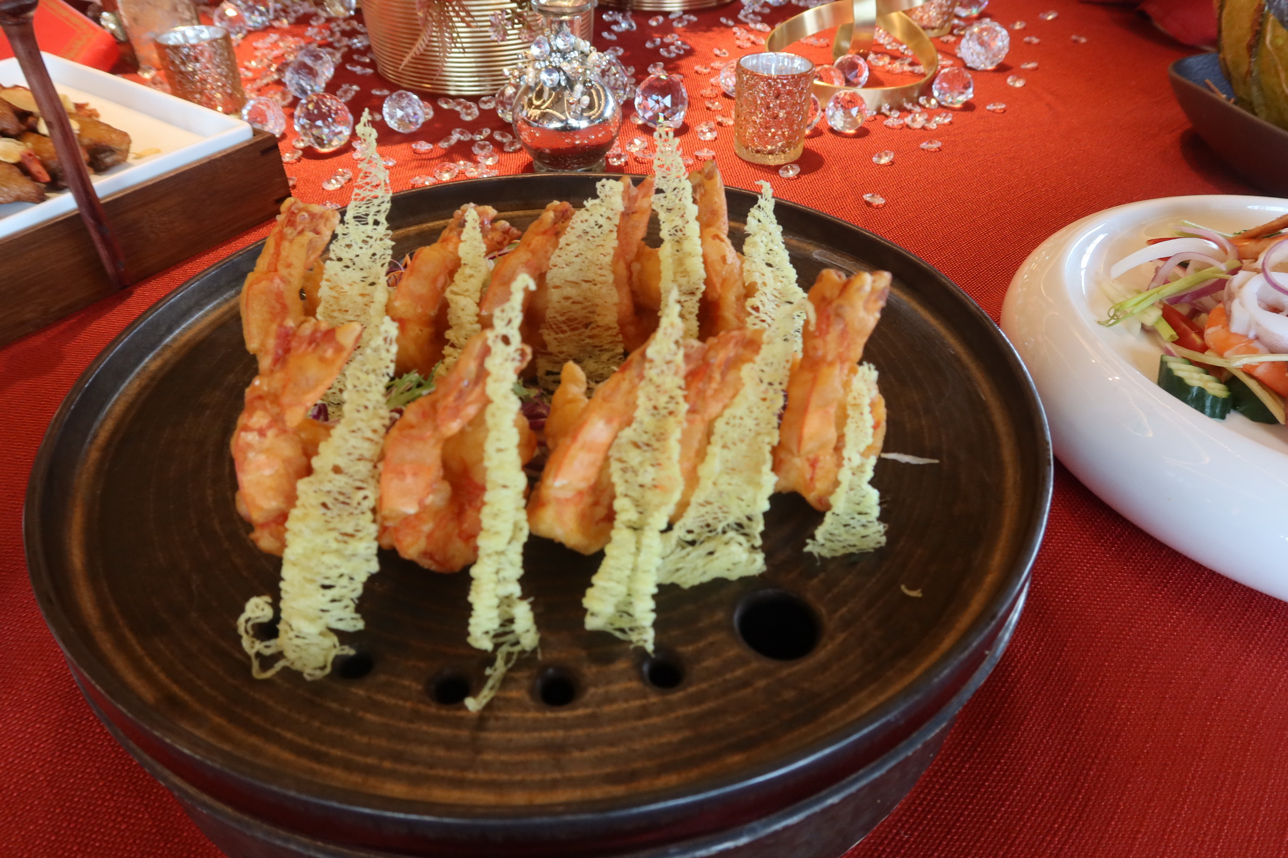 ▲母親節即將來臨，成美文化園「松緣會館」推出母親節饗宴，由五星級飯店主廚陳威文將海陸美饌澎派上桌，為母親們帶來饗美食享美景的節日盛宴。（記者張溎壕攝）