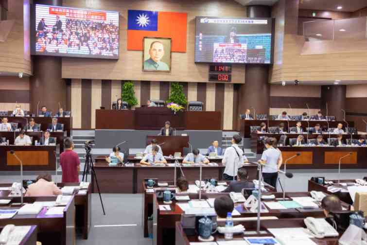 ▲南投縣議會開議，許淑華縣長施政總報告。（記者張玉泰翻攝）