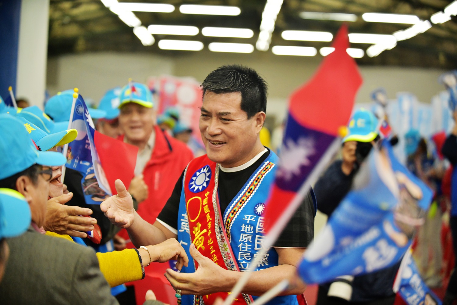 國民黨平地原住民立委黃仁關心這一場由台東縣觀光協會發起的陳抗活動,特別派員到場,全程參與。(記者包克明翻攝)