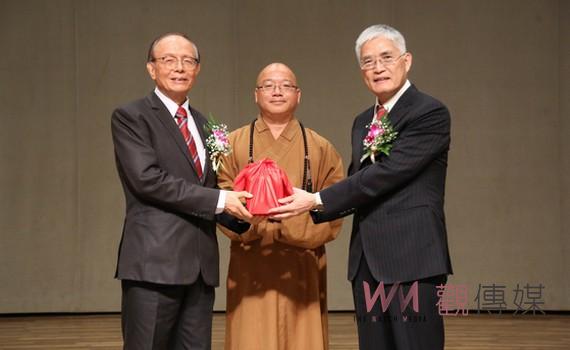 高俊雄接任南華大學校長 佛光山住持心保和尚監交期勉