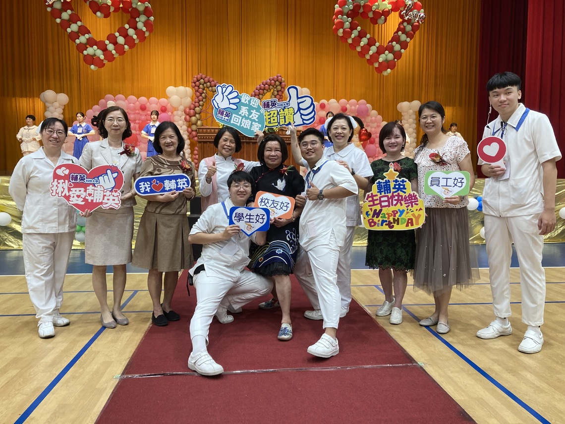 漾新聞|輔英科大護理系準白衣天使加冠導光 71名男準白衣天使與境外生成一大特色