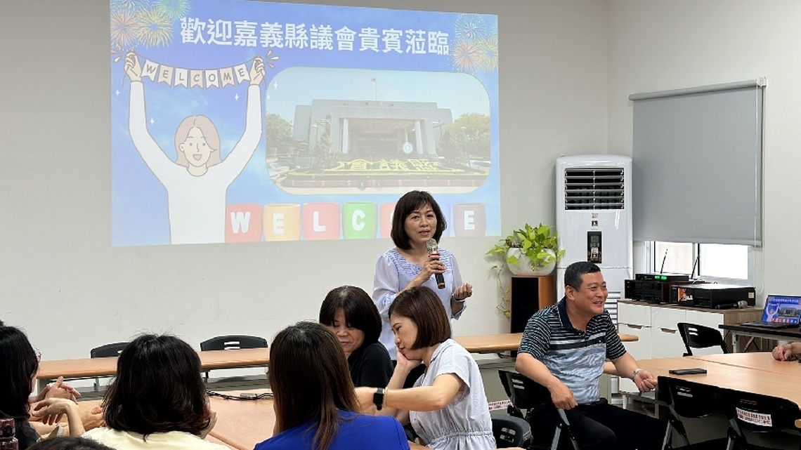 嘉義縣議會團隊前進番路鄉農會 柿果子手作體驗共度母親節