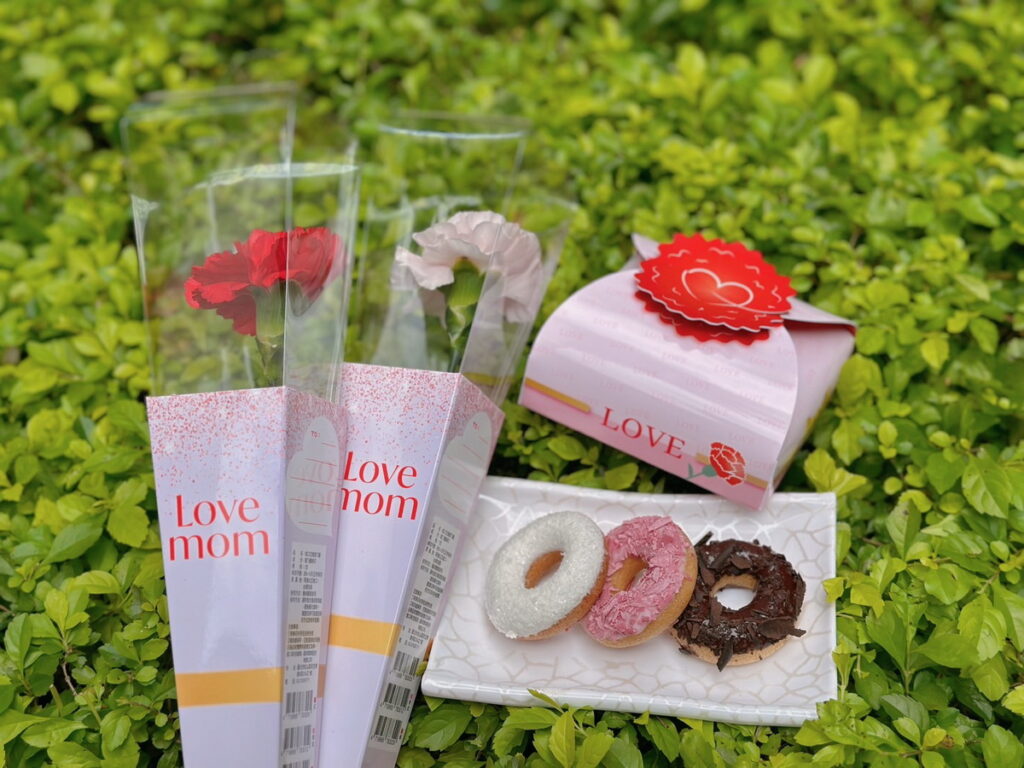 LOVE MOM!Mister Donut 寵愛媽咪推3優惠 還有康乃馨向媽咪甜蜜說愛!