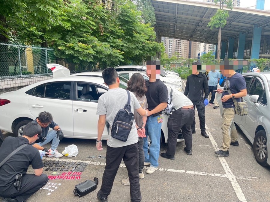 涉販毒遙控下單取貨 雙北警合力攔車逮小蜜蜂集團 272 cnews204240508a07