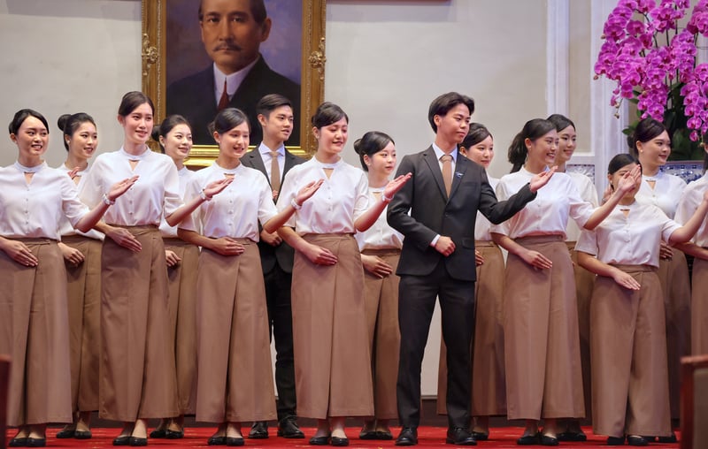 第16任總統副總統就職典禮禮賓人員服裝9日公開,女裝上衣與褲子配色選用舒適柔和的中性色調。中央社