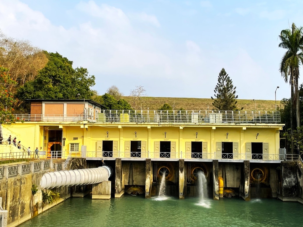 「烏山頭水庫環境教育園區」利用保存治時期至今的水利古蹟，發展綠色能源為主題的環境教育課程（圖：環境部國環院）