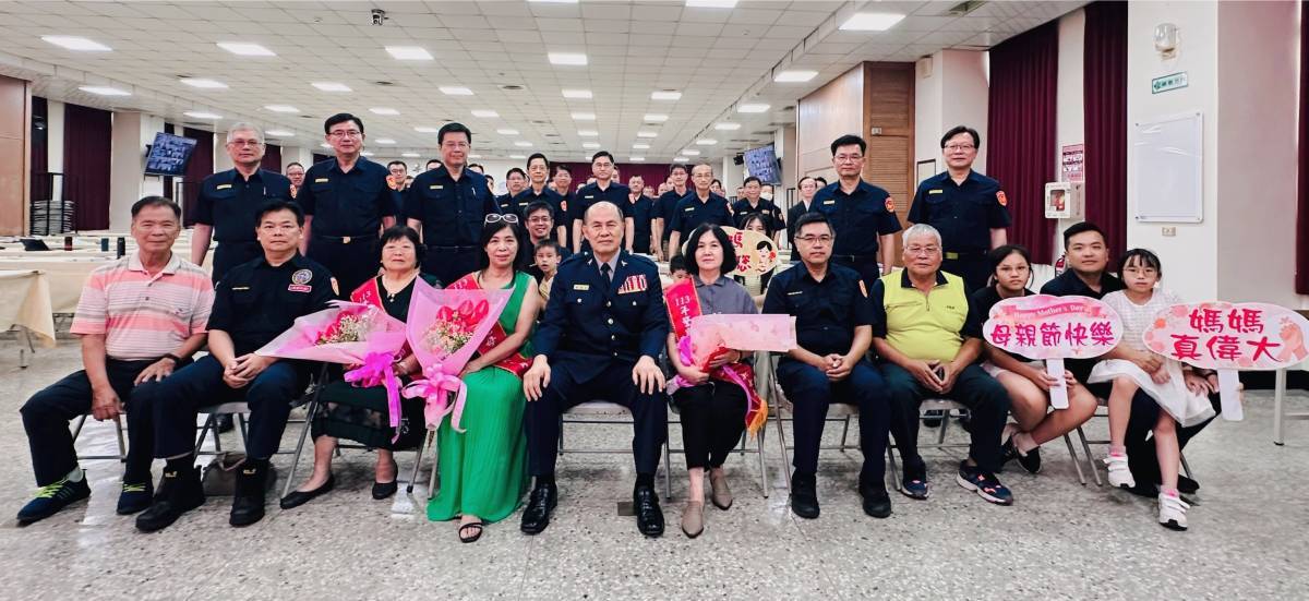 ▲台南市政府警察局今日表揚2024年警察模範母親。(圖/記者陳彥霖翻攝)