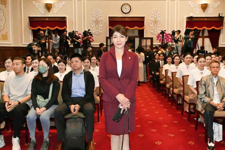▲全國各大學親善大使培訓老師侯尹宜協助中華民國國慶大會禮賓接待、總統就職禮賓接待人員等高階服禮賓服務訓練，至今已邁入第13年。（記者張玉泰攝）