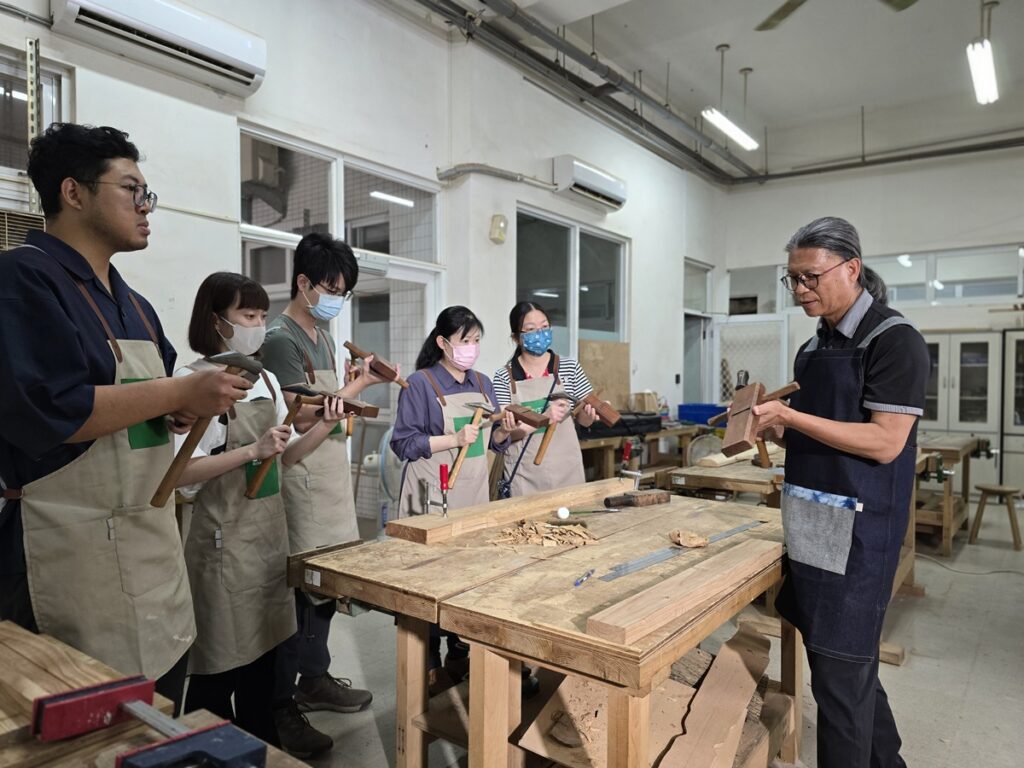 工藝中心今年將研習課程主題目標設定為「潮工藝-活工藝.故我在」,潮工藝是指融合了時尚潮流和個性化風格的工藝製作或創作方式。(圖/工藝中心提供)