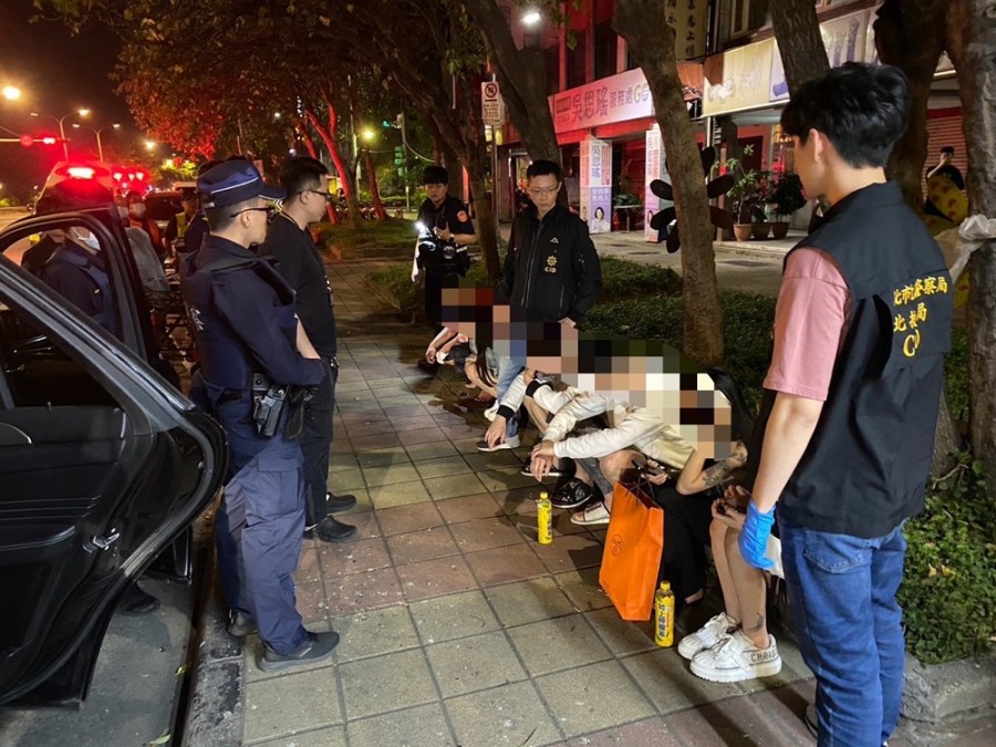 追求不成討6萬元遮羞費 26歲女找友人求救街頭火拼 236 cnews204240509a03