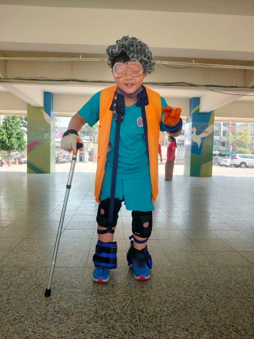 漾新聞|樹德家商照服科攜手正興國小學童長照中心「以身試老」探索老化世界