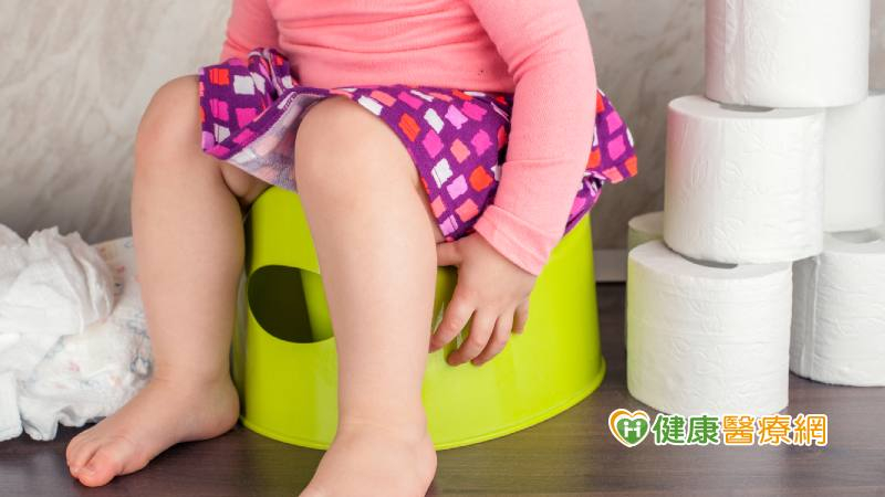 孩子常憋尿恐導致泌尿道感染! 當心「先天結構異常」