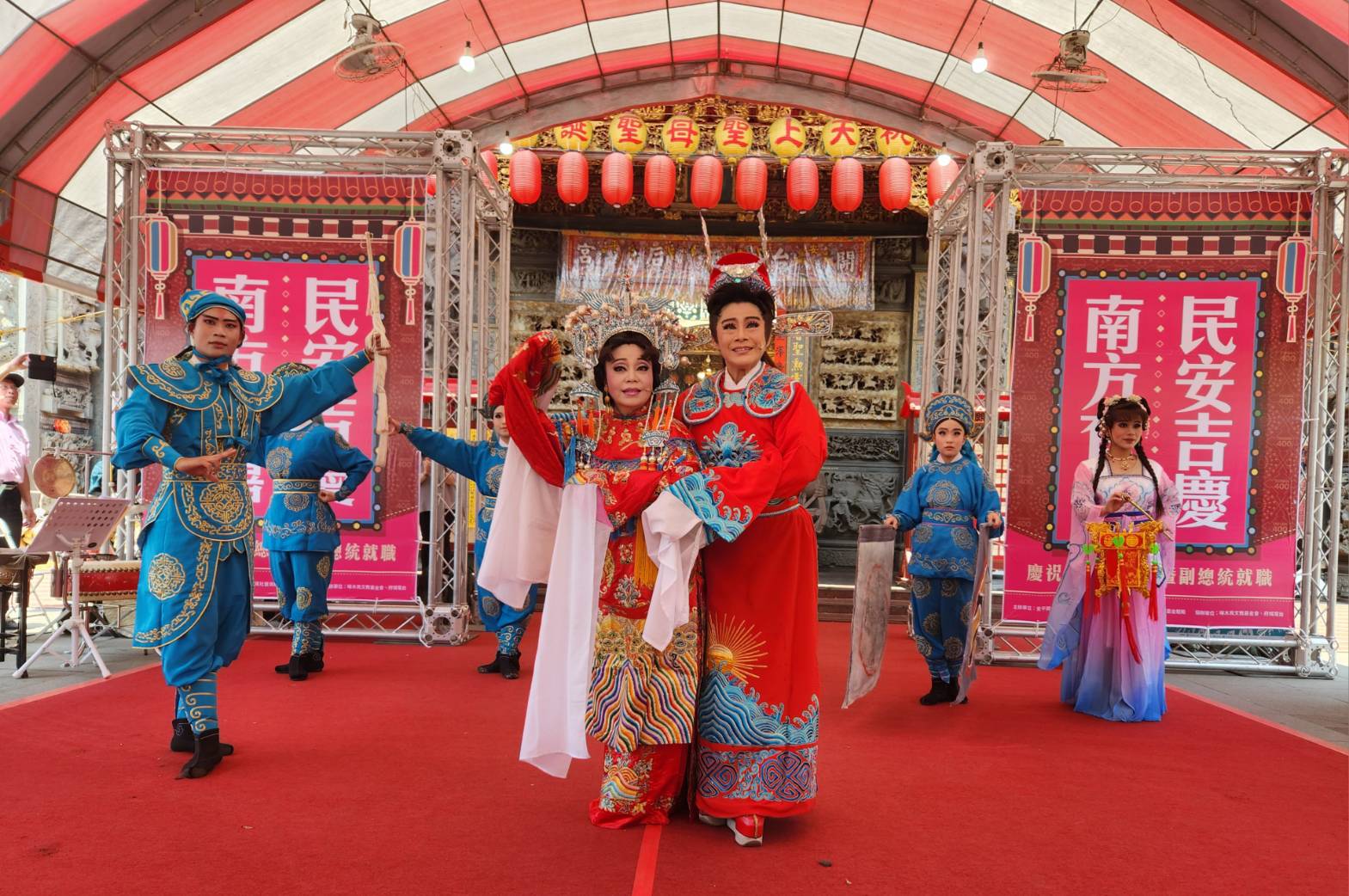 ▲5/17（五）首先登場的是秀琴歌劇團，秀琴團長特別親身上陣領銜主演《蟠桃大會慶狀元》。（圖／記者陳彥霖攝）