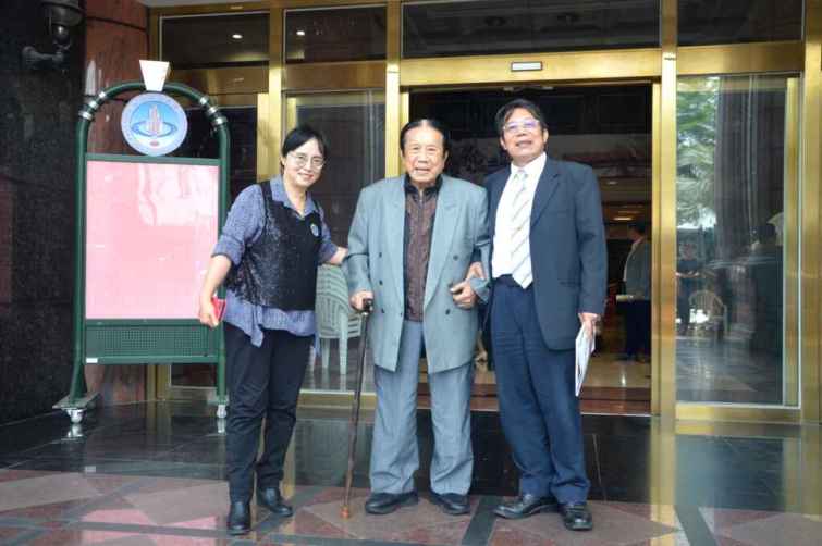 ▲建國科大董事長吳聯星特別出席台灣藝術家協會《大藝其趣》2024會員聯展。（記者林明佑攝）