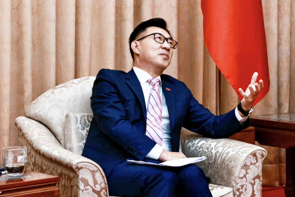 ▲立法院副院長江啟臣發表社群文為護師人員發聲。(江啟臣辦公室提供)
