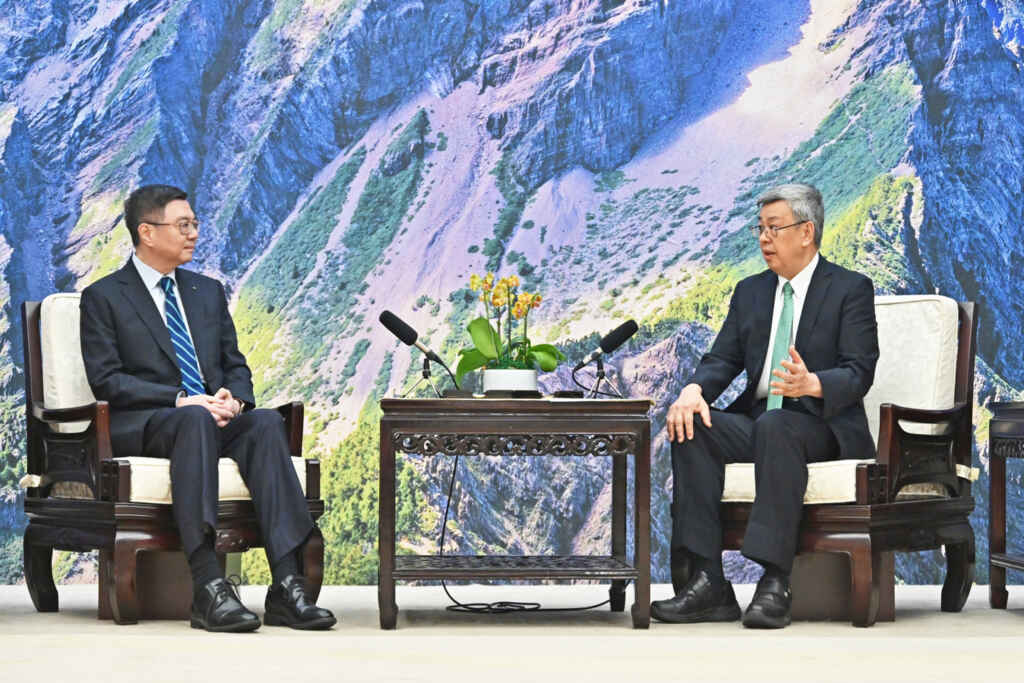 ▲行政院長陳建仁會晤卓榮泰準院長及其團隊,期許新內閣持續推動福國利民工作,讓國家更堅強、創新且具備行動力,也讓全世界看見臺灣的優異表現。(新傳處提供)