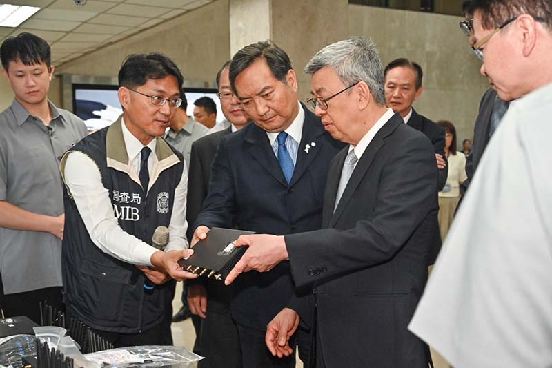 2024年5月8日行政院長陳建仁出席「重大電信網路詐欺案件查緝成果記者會」