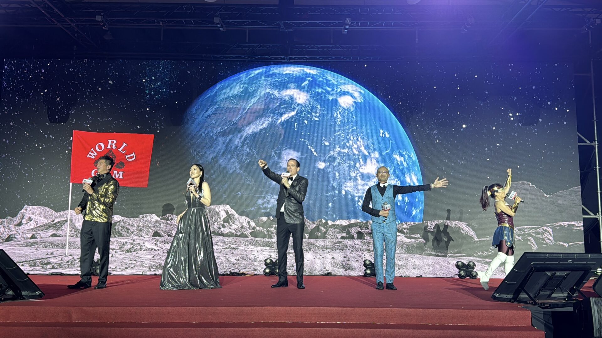 世界健身(2762-TW)上市首場春酒打造神秘感的外太空場景 World Gym全台120家分店5千名員工盛大派對