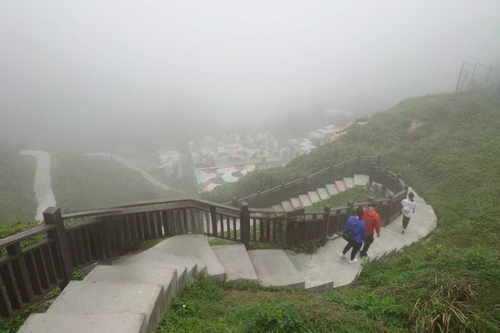 形似長城的鼻頭角步道。 圖:新北市政府漁業及漁港事業管理處/提供