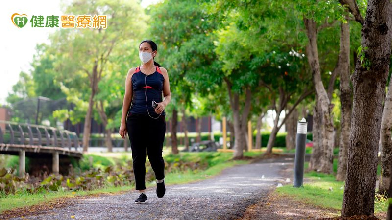35歲女重度肥胖且「內臟反位」 中醫大附醫完成世界首例「內臟全轉位」減重手術