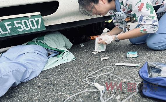 竹山鎮秀傳醫院前車禍受困搶救