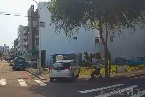 違停 人行道 老人 警察