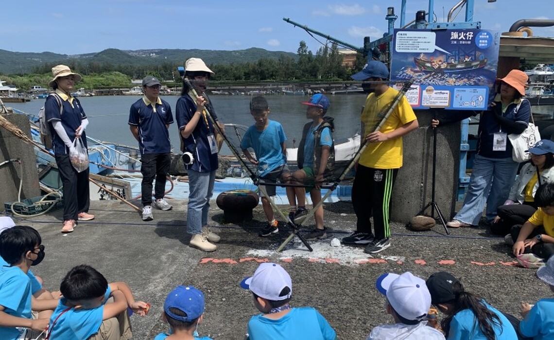 新北金山漁村蹦火仔電光文化體驗 跨校推動海洋教育