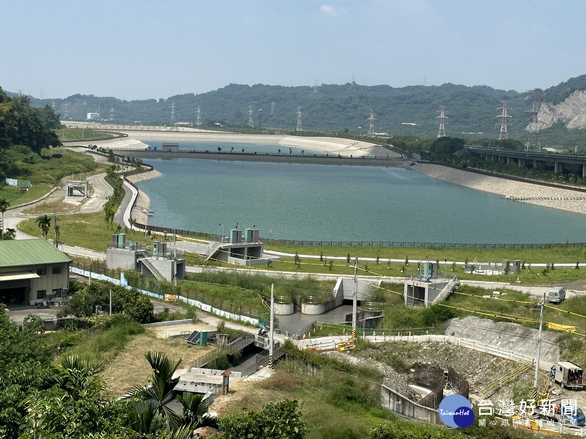 縣府考量鳥嘴潭腹地大，可設防災公園。（記者扶小萍攝）